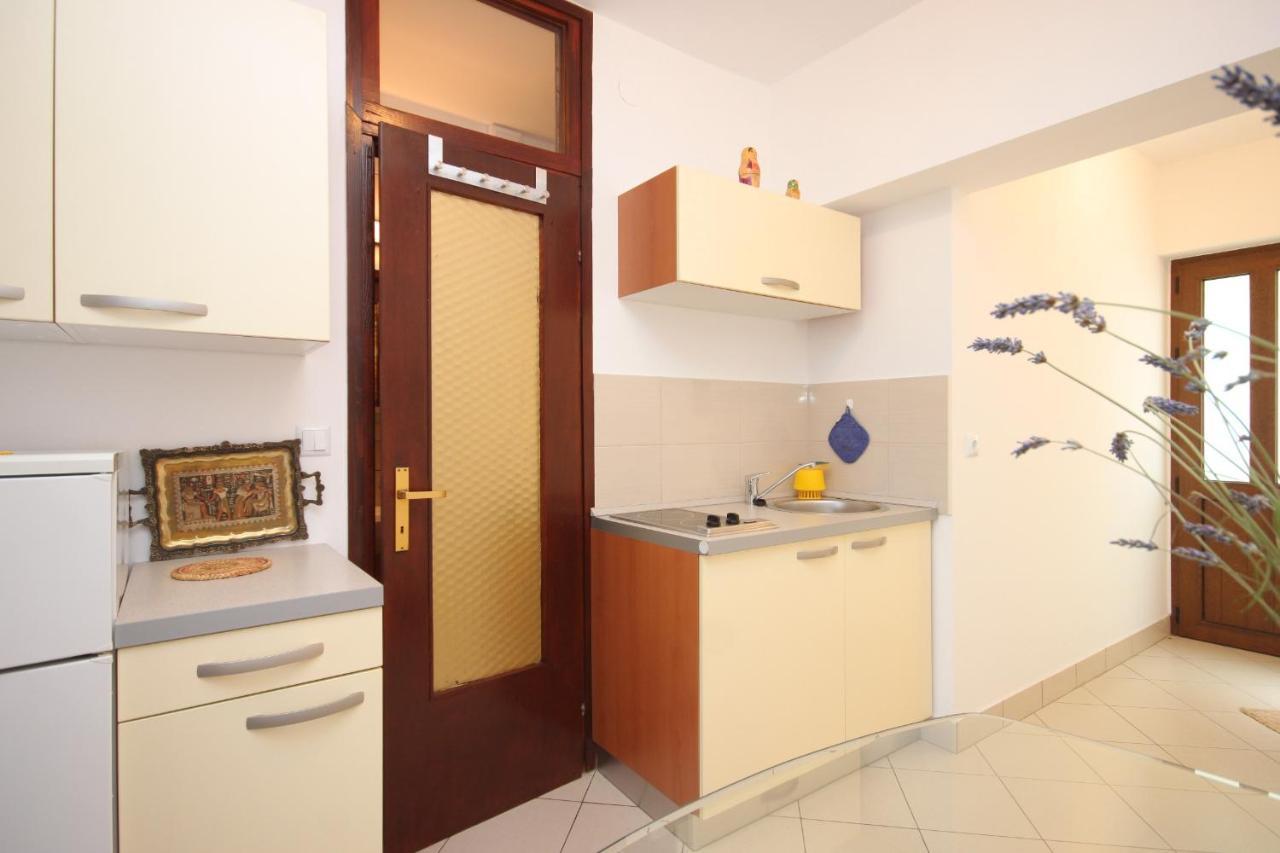 Apartment Mali Losinj 7879B Kültér fotó