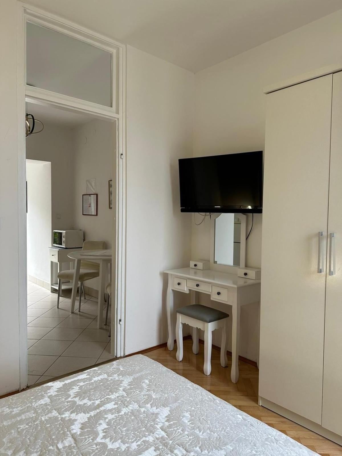 Apartment Mali Losinj 7879B Kültér fotó